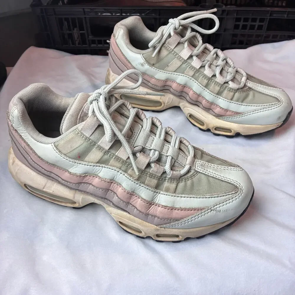 Nike Air Max 95 Sneakers Women’s 7 Moon Particle Silver White Pastels Retro